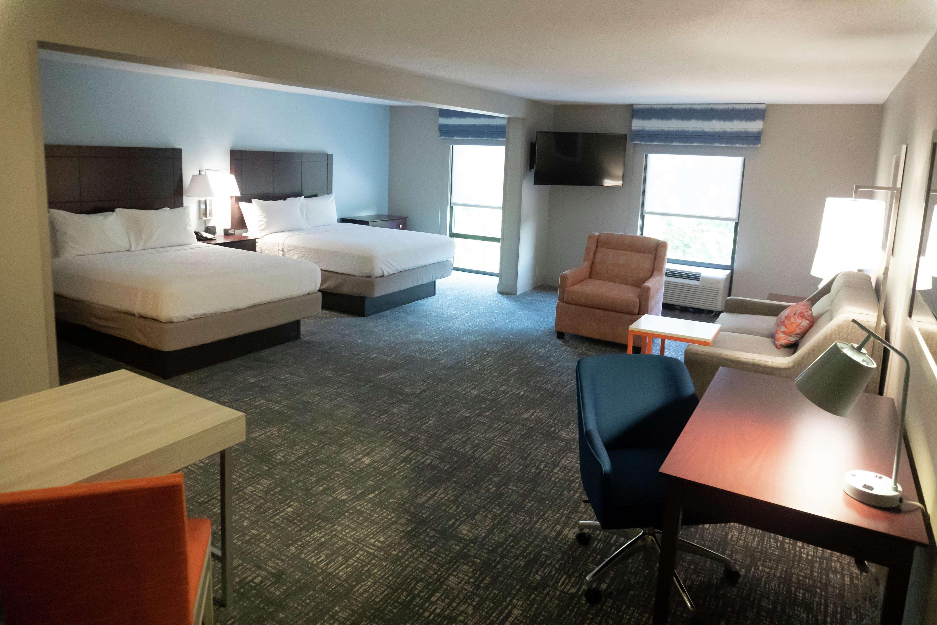 Hotel Hampton 3*