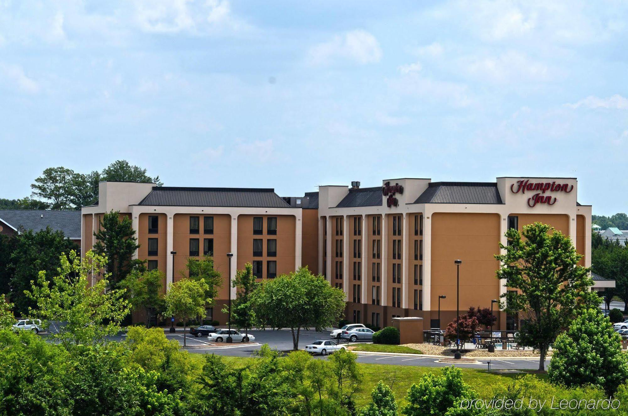 Hampton 3*
