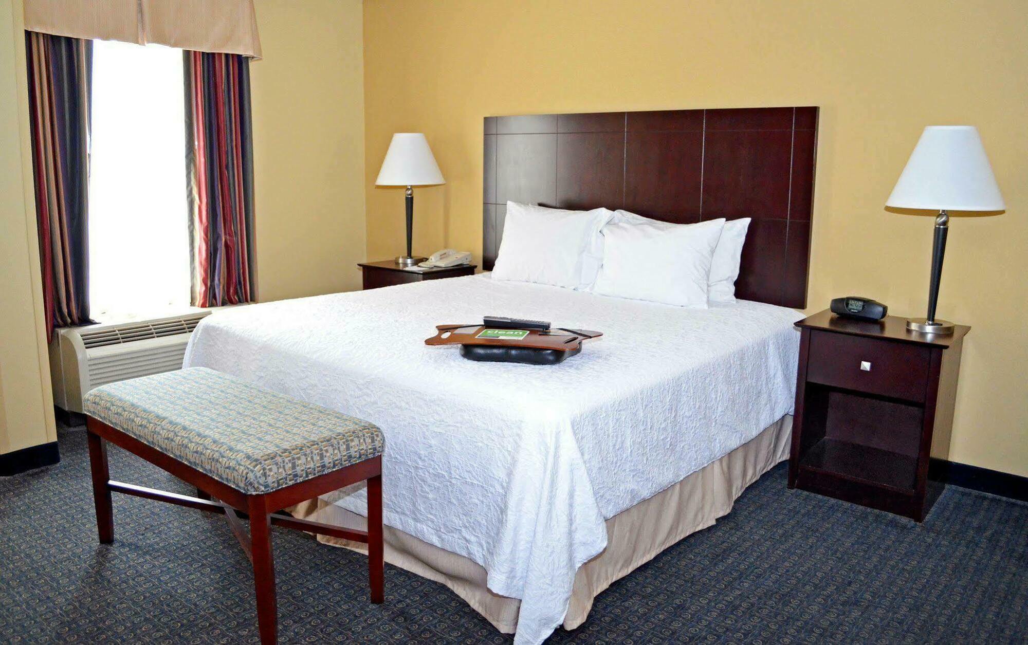 Hampton 3*
